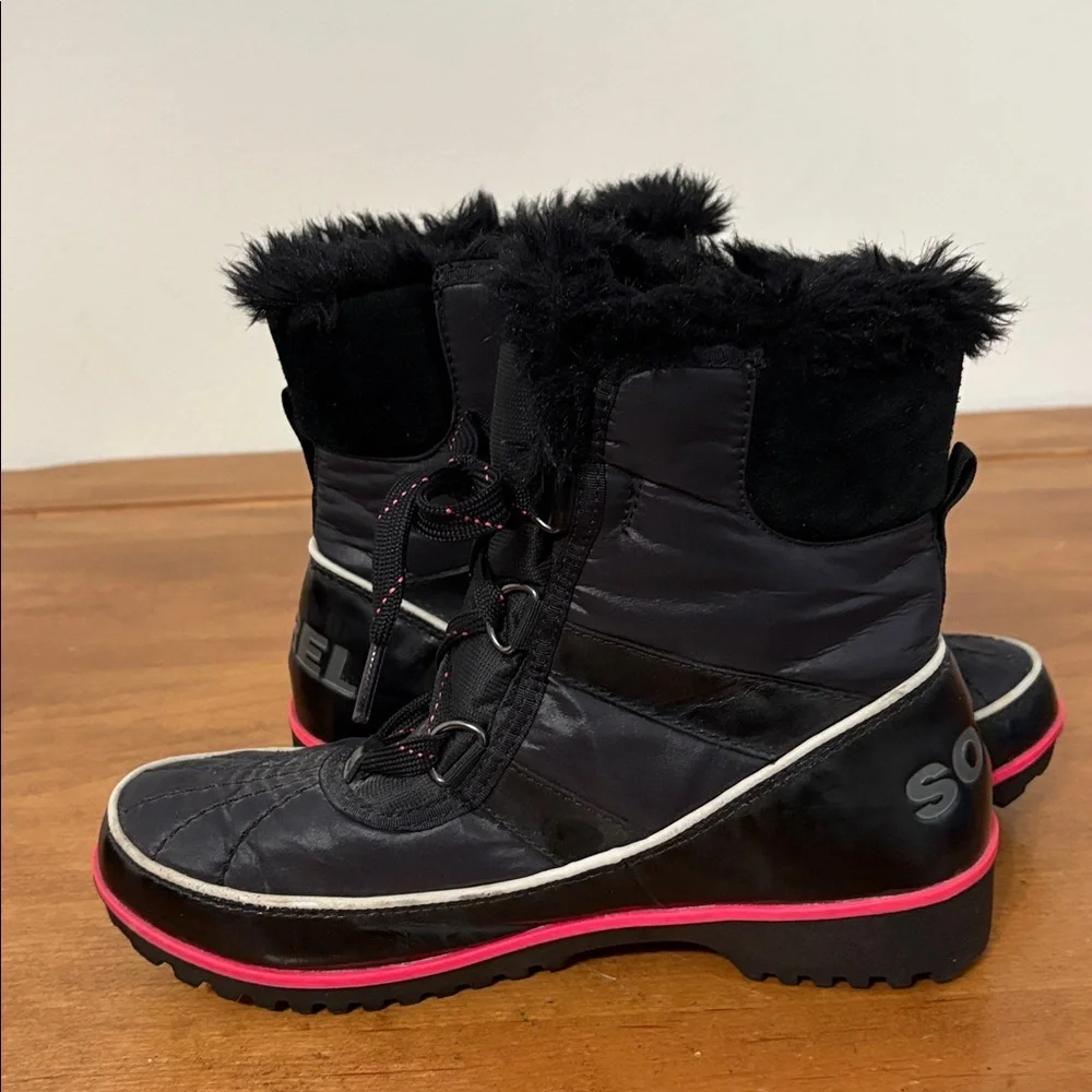 Sorel Trivoli ll  Black and Pink Winter Boots Size 7